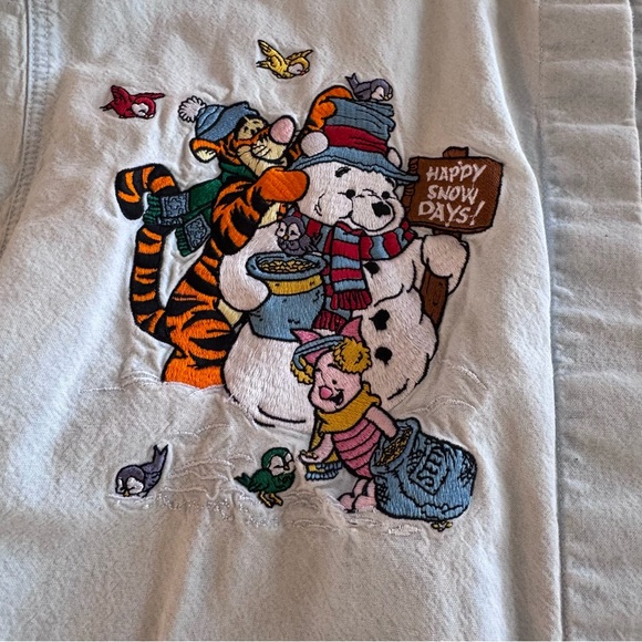 Disney Winnie the Pooh Vintage Casual Button Down Shirt Happy Snow Days - Picture 2 of 9